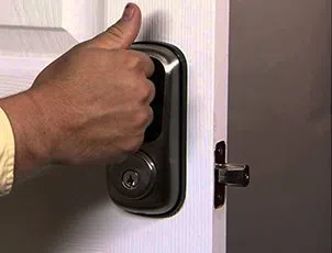 Lock Locksmith Tech Newport Coast, CA 949-430-7699 - 24-7-locksmith-key-service
